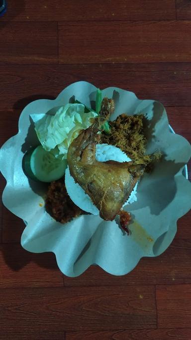 SPESIAL AYAM REMPAH RJ