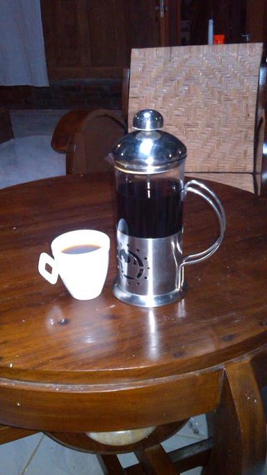 I’LARAS COFFEE