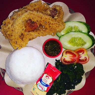 KEDAI AYAM KREMES DAN BAKAR NAHRU