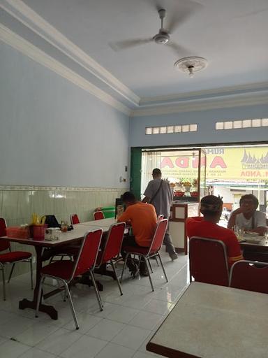 RUMAH MAKAN ANDA