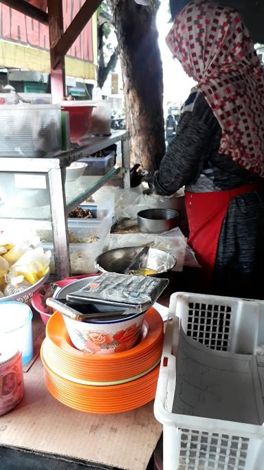 MARTABAK USUS KEBON MBAK NANIK