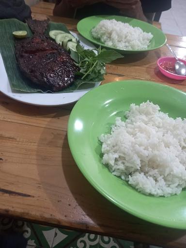 IKAN BAKAR MADU MENGARE