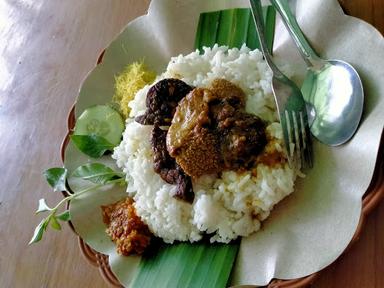 NASI BABAT USUS PETRO