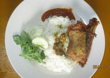 WARUNG CAK HADZIQ BEBEK & AYAM GORENG