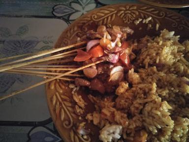 SATE KAMBING & TONGSENG MAK TUTIK