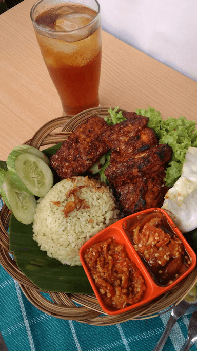 AYAM BAKAR MORO TUMAN