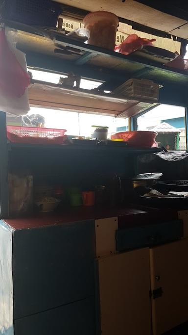 KANTIN SOTO DAN BAKSO PAK KIRNO TAMAN S. PARMAN