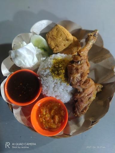 NASI BEBEK DAN AYAM GORENG CAK RAHMAD MADURA