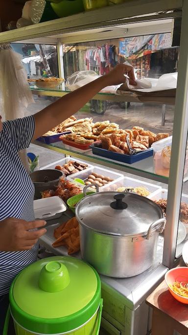 NASI UDUK DAN LONTONG BETAWI CING PIEH