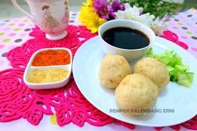 PEMPEK PALEMBANG ERNI