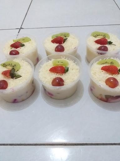 SALAD BUAH SEGAR ZIE