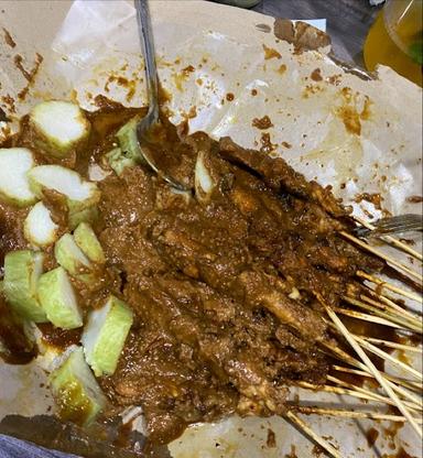 SATE AYAM CAK HOLIL MADURA, TOMANG