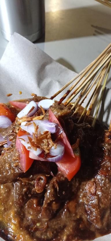 SATE AYAM UMAR LAPANGAN TANJUNG DUREN