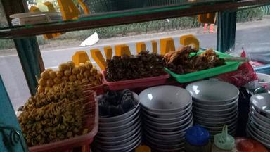 WARUNG NASI BUE