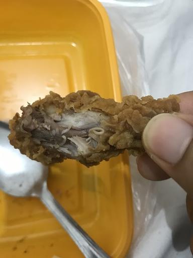 AYAM GEPREK MOOME GUBENG SURABAYA