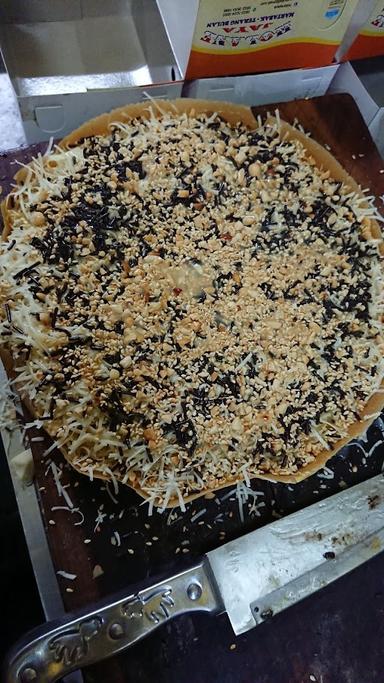 HOLANE JAYA MARTABAK - TERANG BULAN