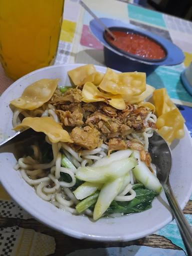 PANGSIT MIE AYAM PAK SAM