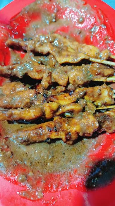 SATE AYAM GULE KAMBING