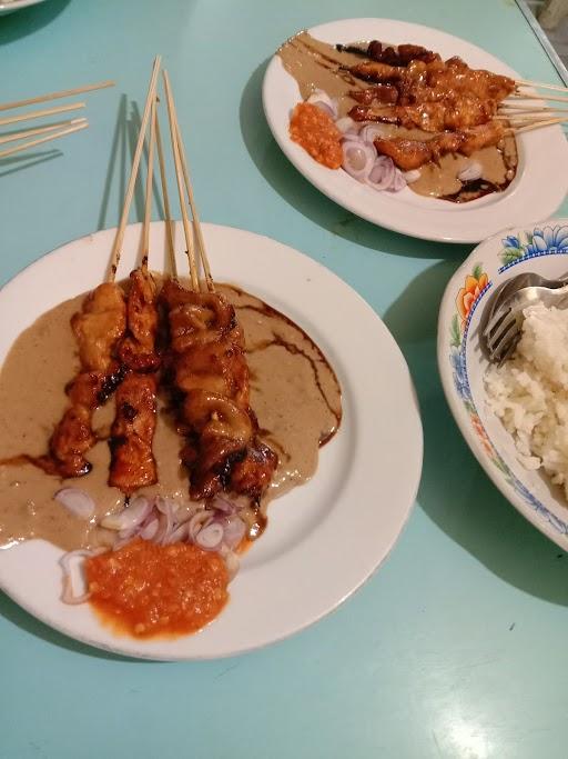 WARUNG SATE DAN KARE KAMBING