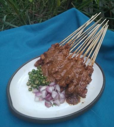 SATE AYAM MBAH KAKUNG