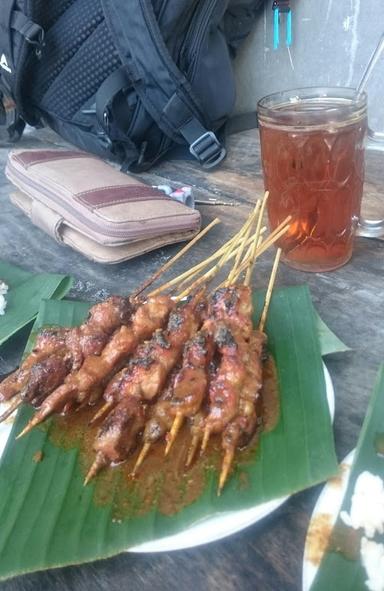 SATE SAPI PASAR KOPLAK