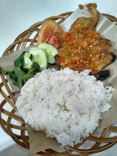 WARUNG MAKAN BU ANIK