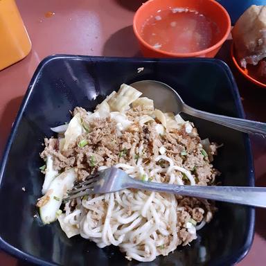 3 RAJA BAKSO & PANGSIT MIE AYAM