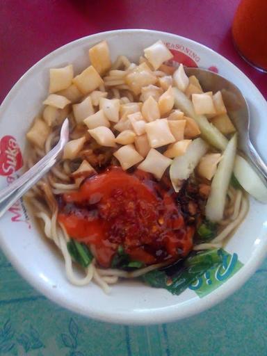 MIE AYAM DEPAN UPN