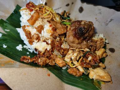 WARUNG MAKAN MAK'E PACITAN