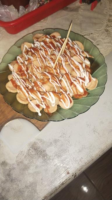 WARUNG RADEN ( BURGER, HOT DOG, ROTI BAKAR , ANEKA SOSIS AND CUMI ).