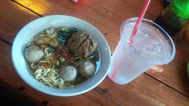 BAKSO DAN MIE AYAM BOSKU