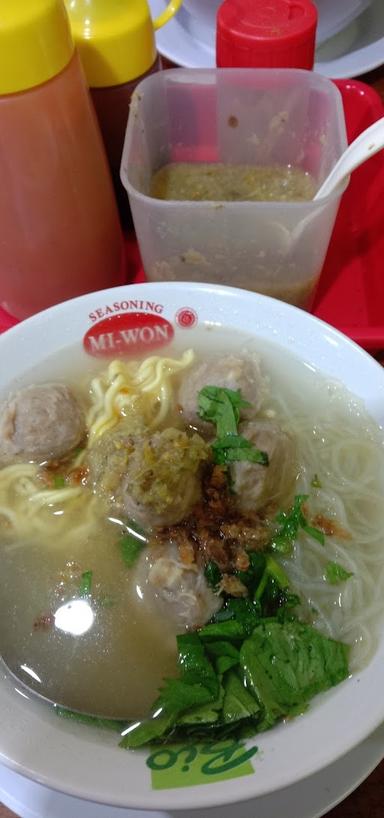 BAKSO & MIE AYAM PAK DAR SOLO