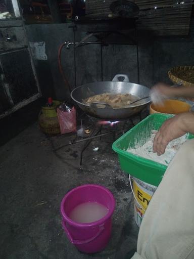 MARTABAK& FRIED CHICKEN PAK ROWI