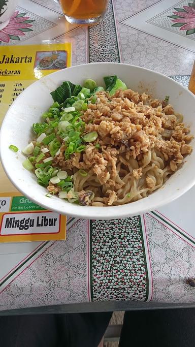 MIE AYAM JAKARTA BANGKONG, SEKARAN