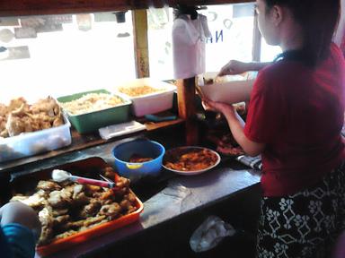 NASI UDUK BU HALIMAH