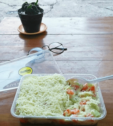 SALAD BUAH ZONE