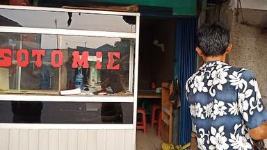 ES KELAPA MUDA & SOTO MIE BOGOR