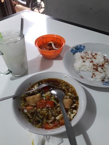 ES KELAPA MUDA & SOTO MIE BOGOR