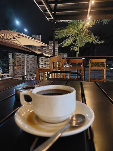 PINE TREE COFFEE KOTA WISATA