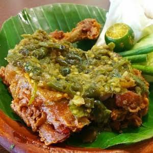 AYAM GEPREK MBAH KUNG