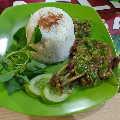 AYAM PENYET CABE IJO MAS NO 1