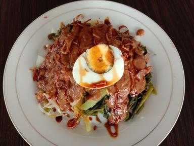 GADO GADO DAN LONTONG SAYUR IBU KIA