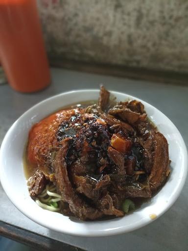 MIE AYAM AROMA PAKUMBARAN