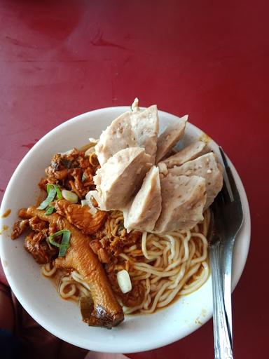 MIE AYAM & BAKSO GEMOYY