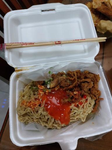 MIE AYAM MUKBANG BUMI MUTIARA