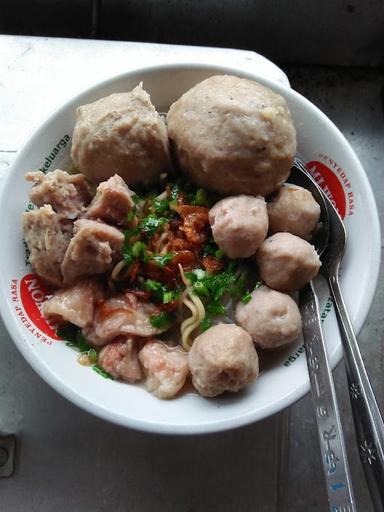 WARUNG BAKSO UPIN & IPIN MASESOLO