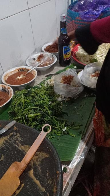 WARUNG NASI INAK NIK