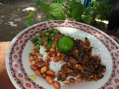 WARUNG NASI LINDUNG SESELA 1