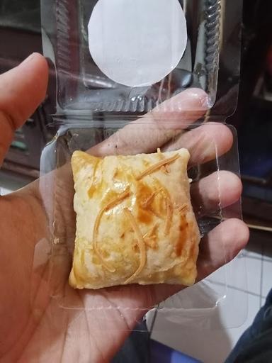 BOLEN PISANG DAN KUE KERING BY WAKYNDA FOODIE