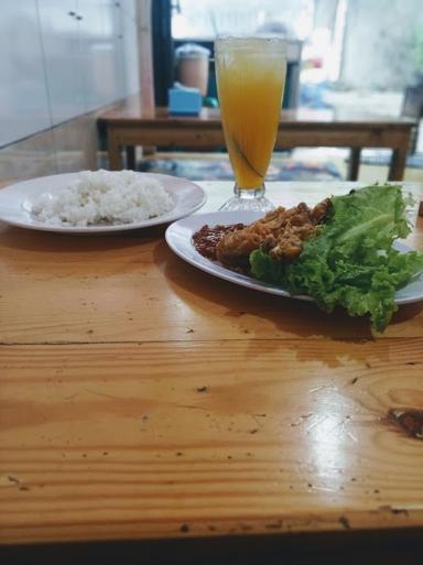 PECEL AYAM DILLA